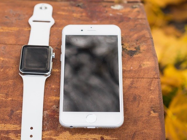 iphone and apple watch