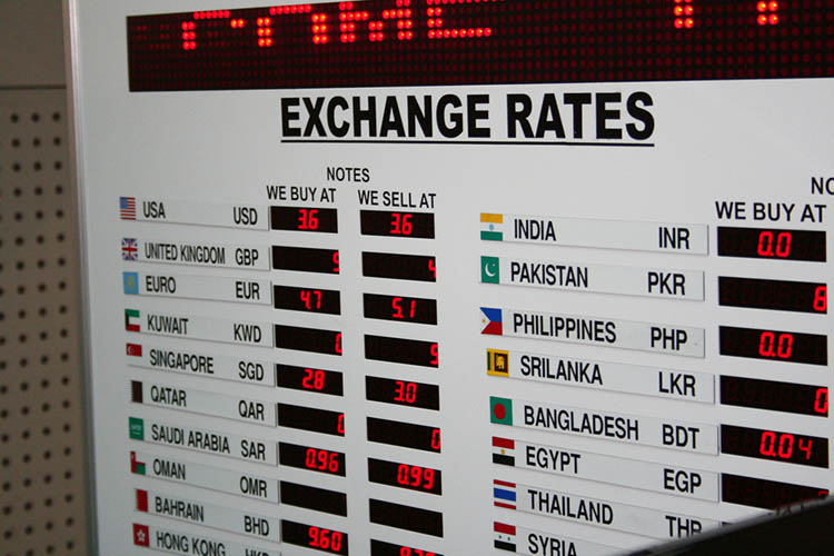 Scoreboard exchange rate at the Airport